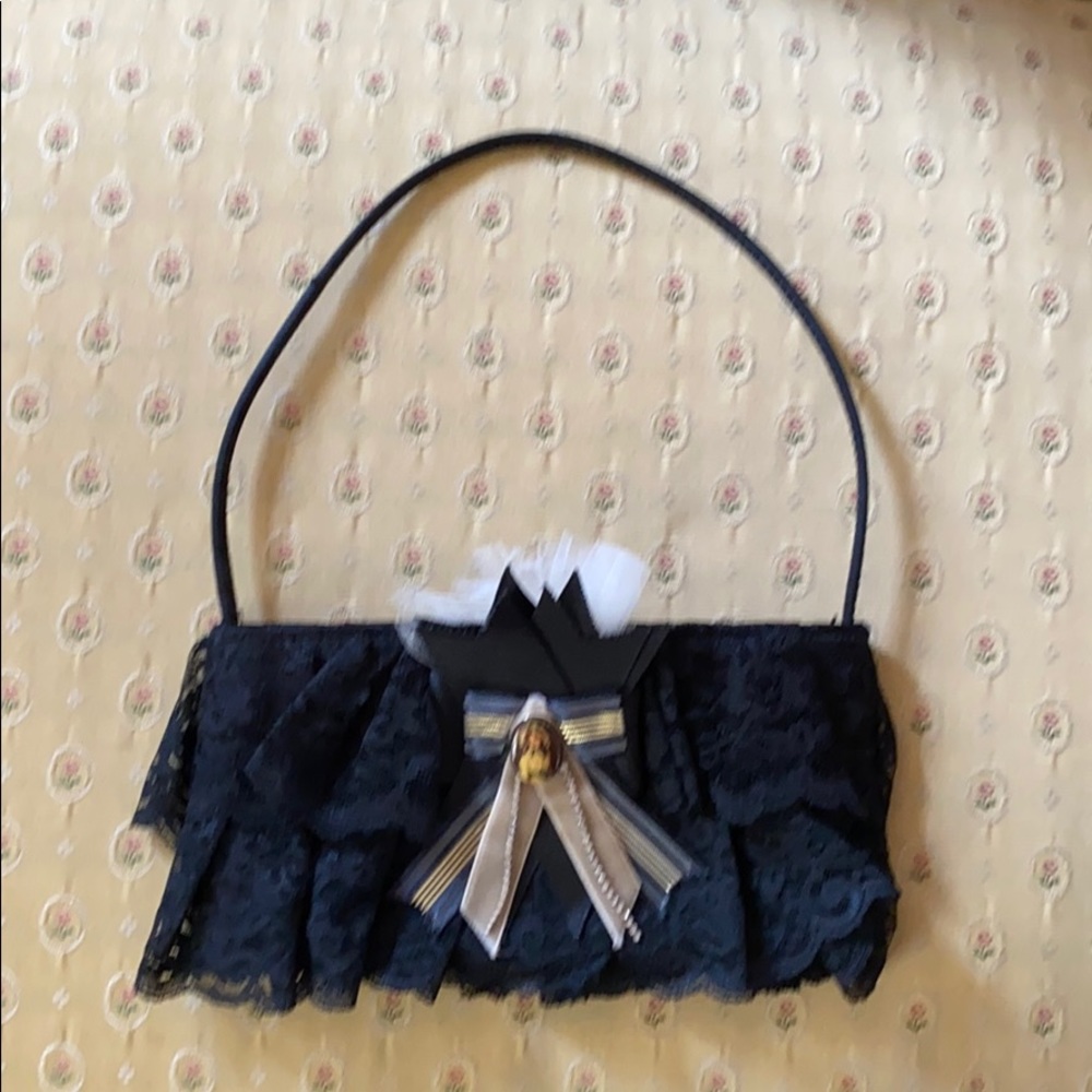 Noir black lace shoulder bag